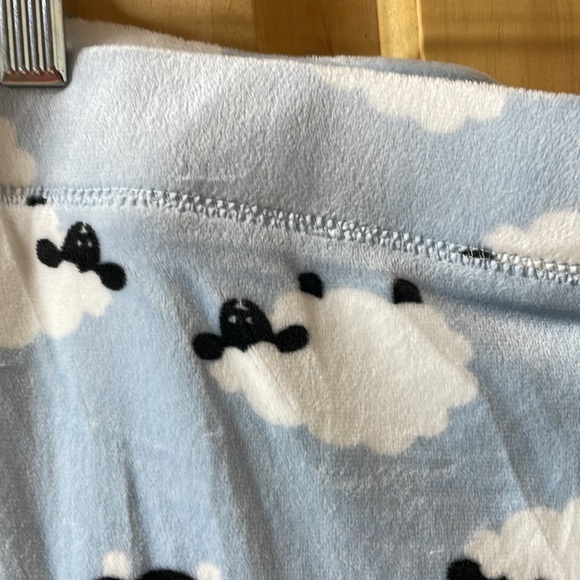 Sheep themed lounge leggings - Picture 3 of 8